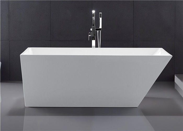 Classic Rectangular Soaking Tub , High Gloss Surface Freestanding Modern Tub