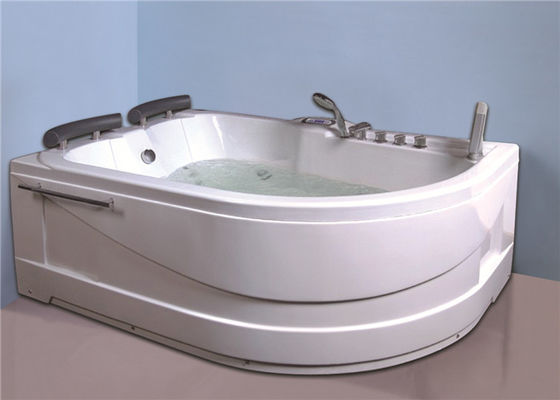Double people whirlpool  / jacuzzi indoor massage white color hot tub supplier