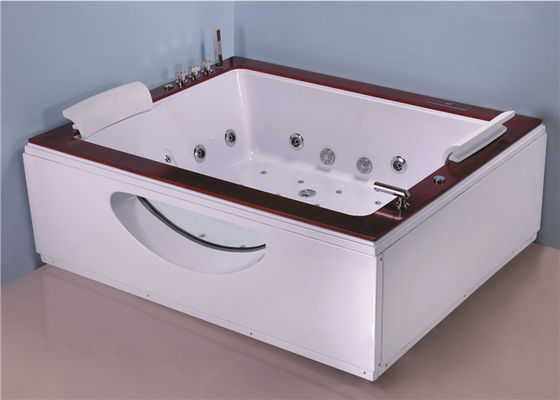 Two Person Jacuzzi Bathtub Indoor , Electric Spa Soaking Tub With Oak Edging supplier